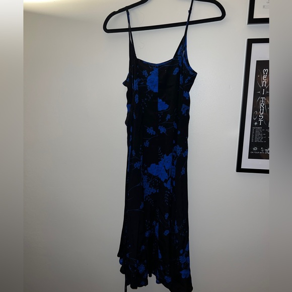 Urban Outfitters Blue Floral Dress - Picture 3 of 3